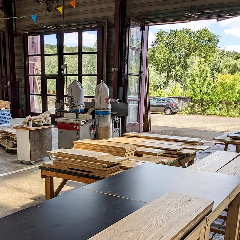 Vue de l'atelier de Loysa ébéniste