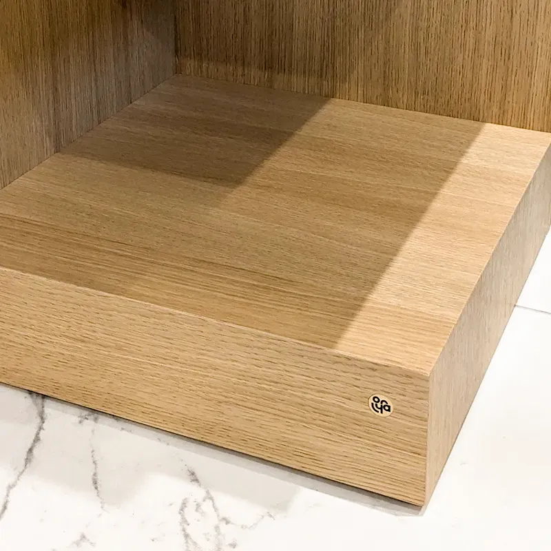 Détail d'un meuble de salle de bain sur mesure