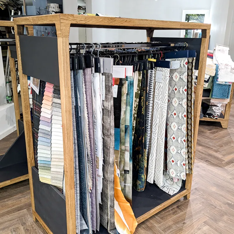 Meuble Nuancier sur mesure pensé pour un tapissier pour présenter les échantillons de tissus
